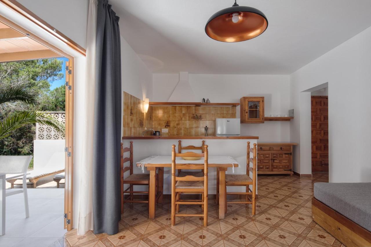Alojamientos Turisticos Cardona - Apartamento 1 Hab. Standart Es Pujols Exterior foto