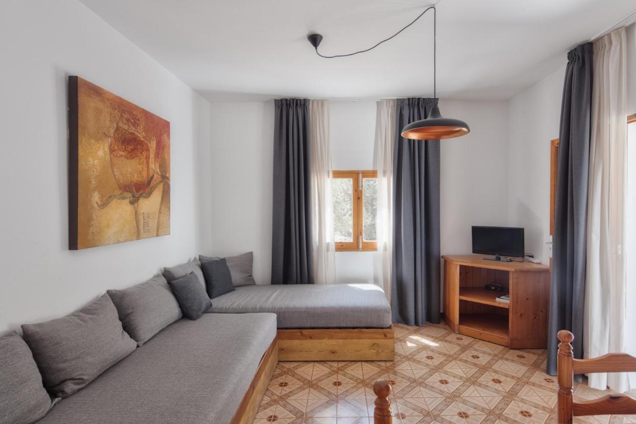 Alojamientos Turisticos Cardona - Apartamento 1 Hab. Standart Es Pujols Exterior foto